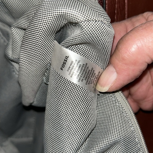 Elegant Brown Leather Backpack - Picture 6 of 9